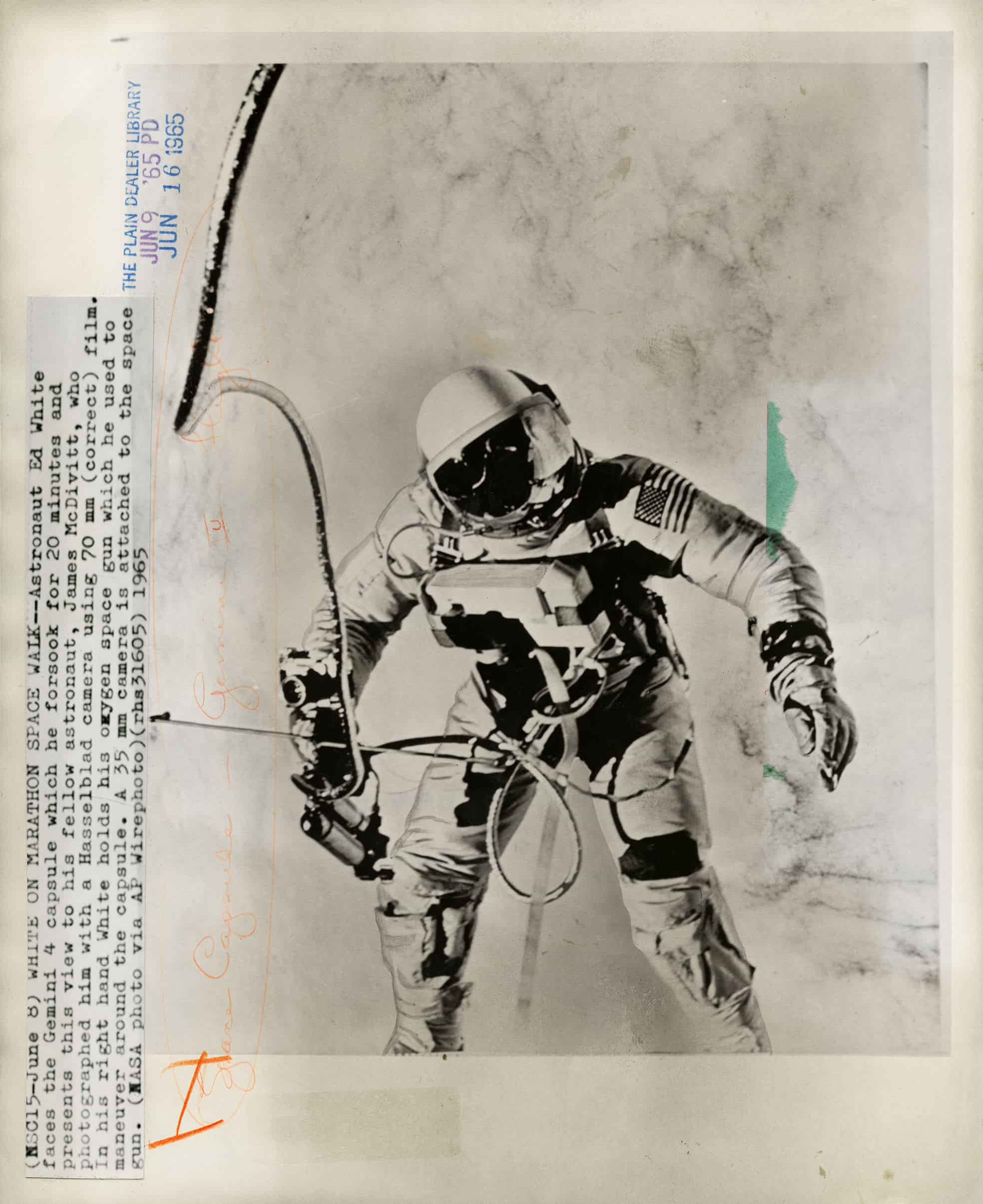 Thomas Ruff - Astronaut - 2015 - 2022
